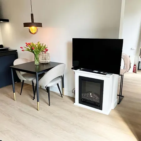 The East Wing アパート *